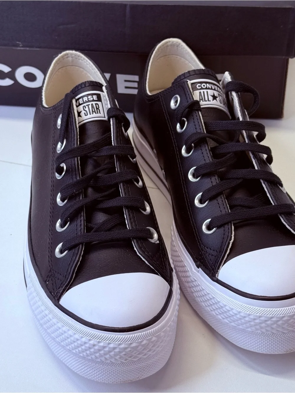 Converse CTAS Lift Ox Leather Platform Sneakers Black White Women’s 9.5 561681C